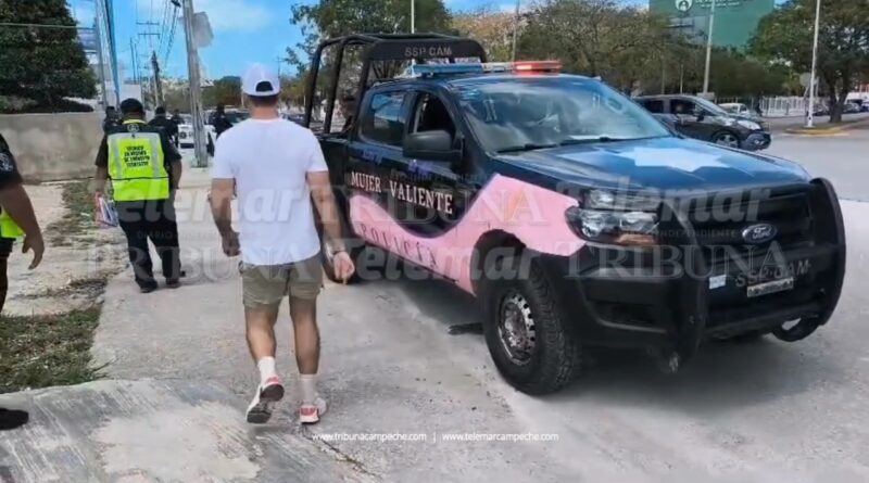 PATRULLA DE MUJER VALIENTE PROVOCA ACCIDENTE Y DEJA A MOTOCICLISTA LESIONADO EN LA LÓPEZ PORTILLO PATRULLA DE MUJER VALIENTE PROVOCA ACCIDENTE Y DEJA A MOTOCICLISTA LESIONADO EN LA LÓPEZ PORTILLO