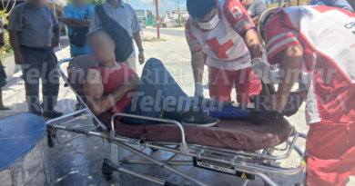 CONDUCTORA PRESUNTAMENTE SE PASA EL ALTO Y PROVOCA APARATOSO CHOQUE EN ESCÁRCEGA