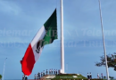 SIN ALTOS MANDOS POLICIACOS, REALIZAN IZAMIENTO DEL LÁBARO PATRIO EN EL MALECÓN